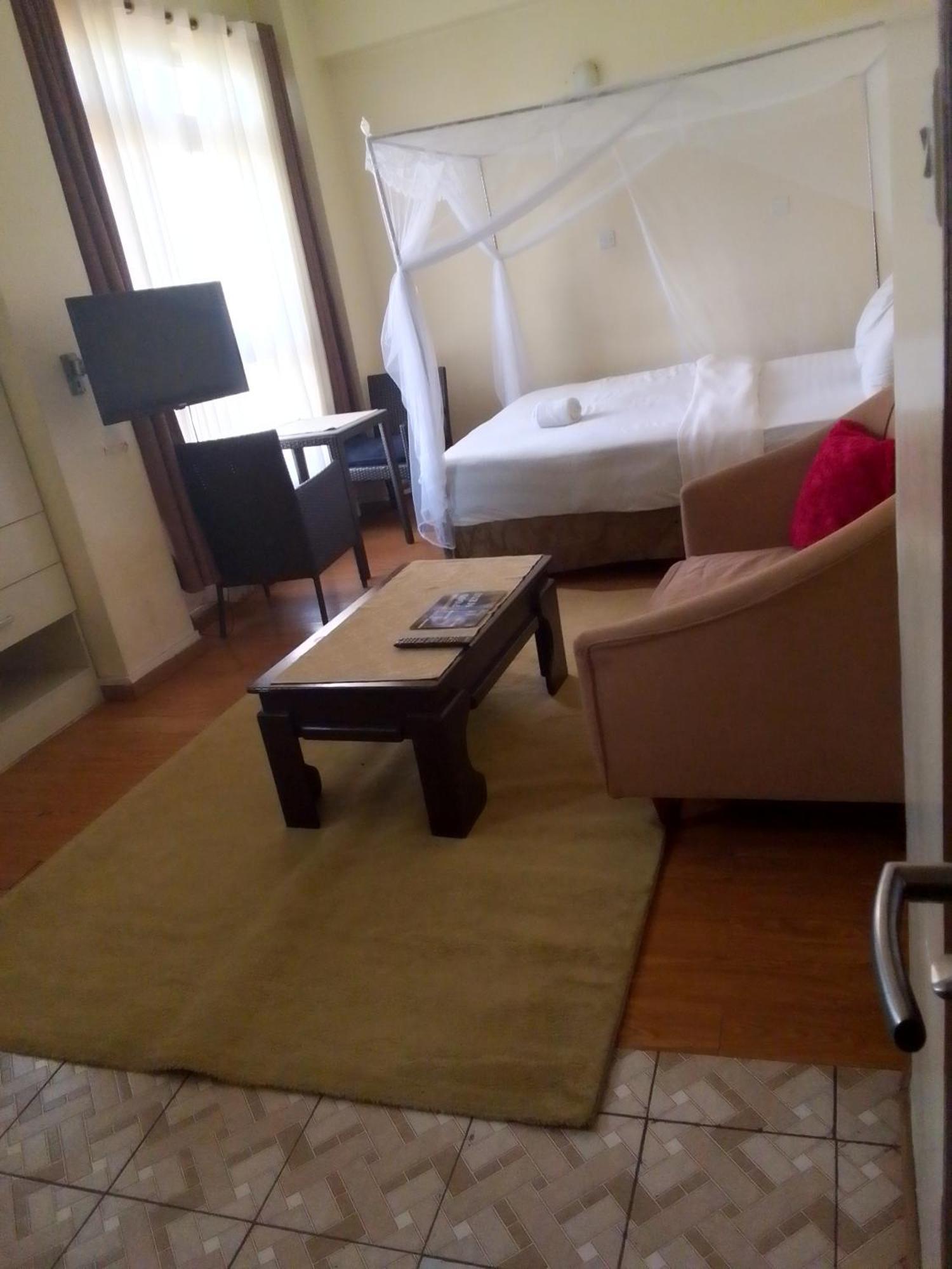 Eddy Suites, Emeli Hotel ナイロビ エクステリア 写真