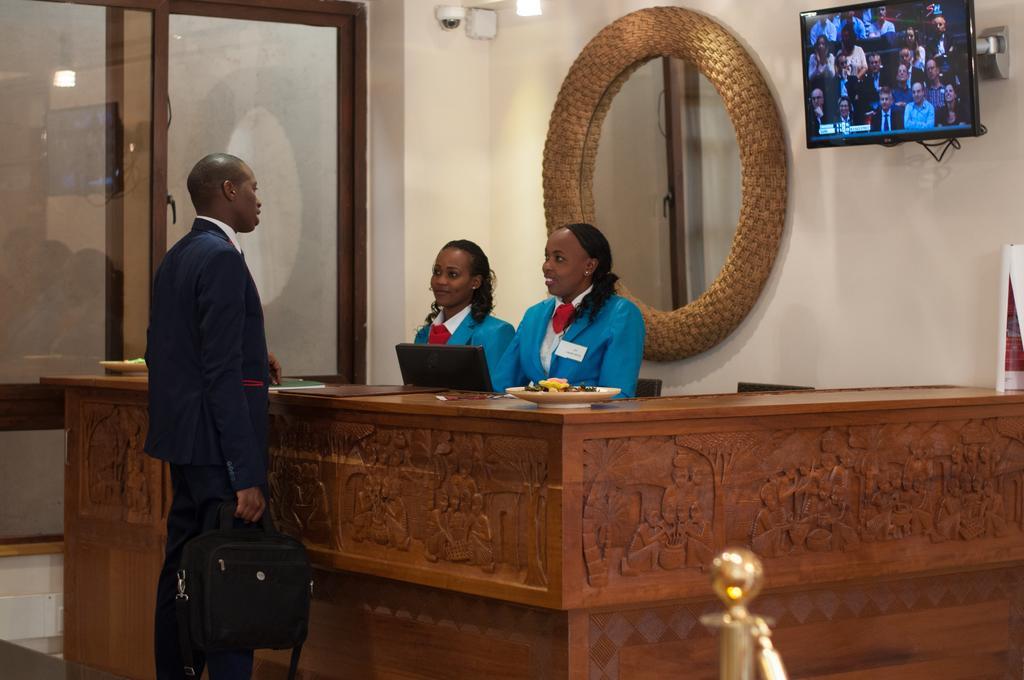 Eddy Suites, Emeli Hotel ナイロビ エクステリア 写真