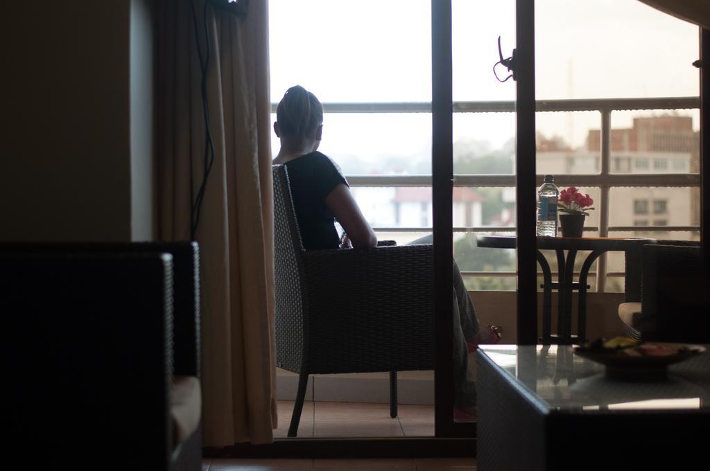 Eddy Suites, Emeli Hotel ナイロビ エクステリア 写真