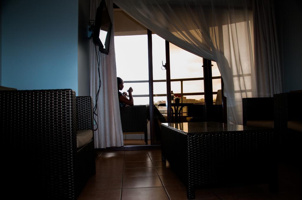 Eddy Suites, Emeli Hotel ナイロビ エクステリア 写真