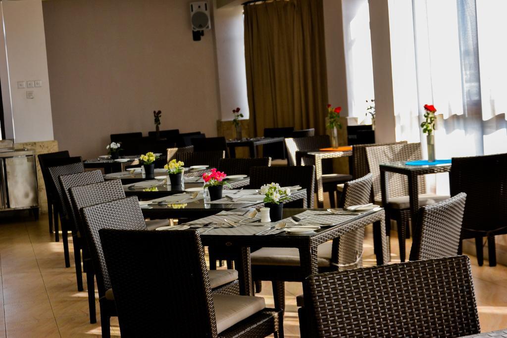Eddy Suites, Emeli Hotel ナイロビ エクステリア 写真
