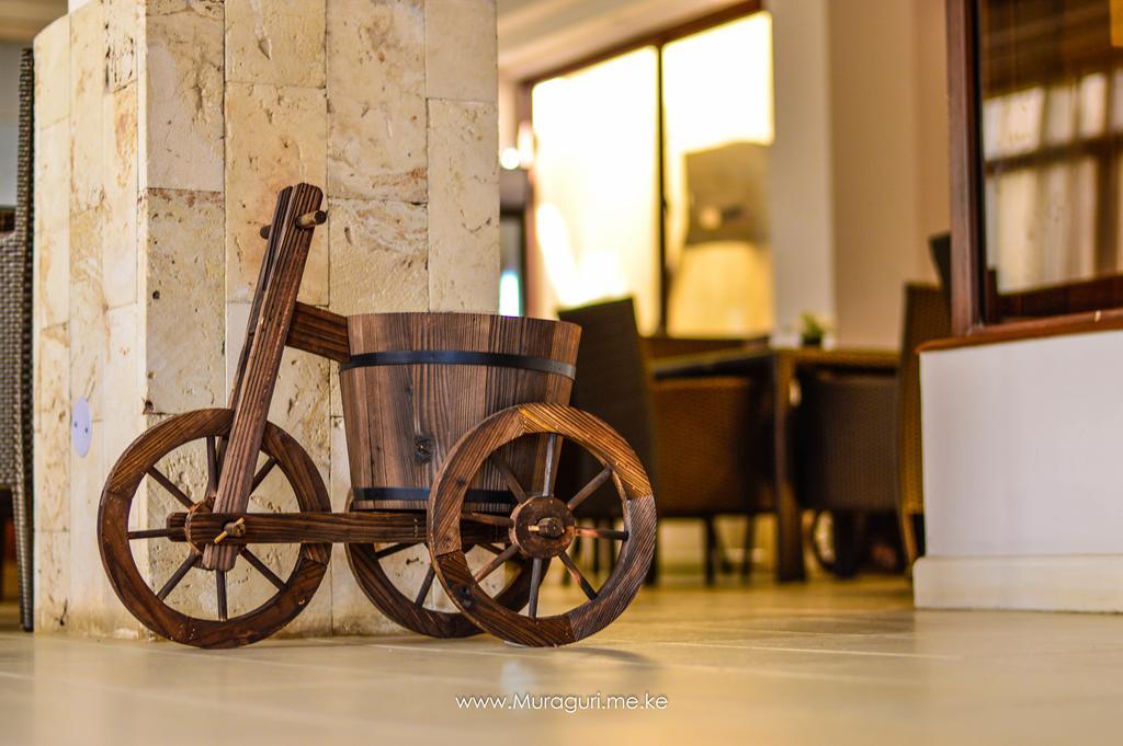 Eddy Suites, Emeli Hotel ナイロビ エクステリア 写真